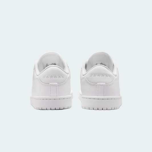 Jordan-Court-Connect-Low-BG-Triple-White-IQ6016-100