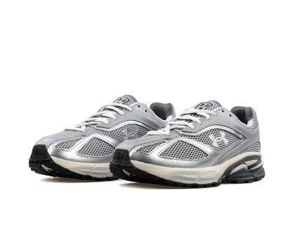 Under-Armour-HOVR-Apparition-3027595-100