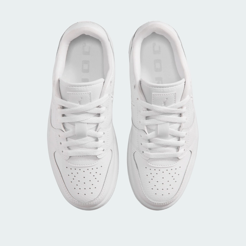 Jordan-Court-Connect-Low-BG-Triple-White-IQ6016-100