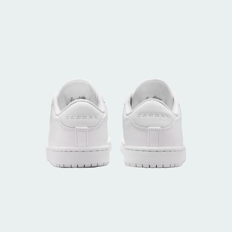 Jordan-Court-Connect-Low-BG-Triple-White-IQ6016-100