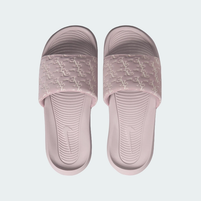 Chaussure NIKE VICTORI ONE